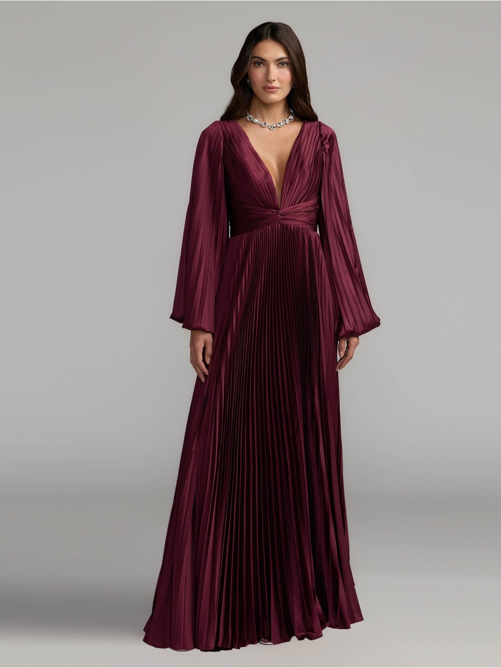 Mac Duggal Wine Purple Pleated Satin Long Sleeve Plunging Neck Gown Size 4 26737